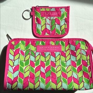 Trina Turk for Clinique Vibrant Leaf Pattern Pouch Set